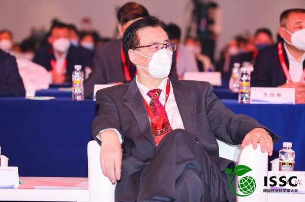 中国农业科学院原院长，国际种业科学家联合体主席 翟虎渠