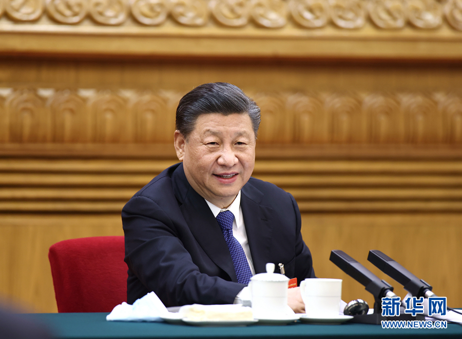 3月5日，中共中央總書記、國家主席、中央軍委主席習(xí)近平參加十三屆全國人大四次會(huì)議內(nèi)蒙古代表團(tuán)的審議。新華社記者 鞠鵬 攝